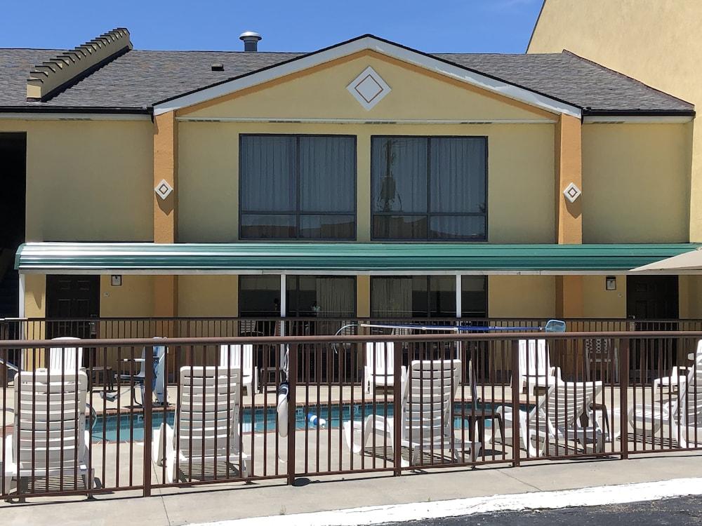 Quality Inn Hillsville Exteriör bild