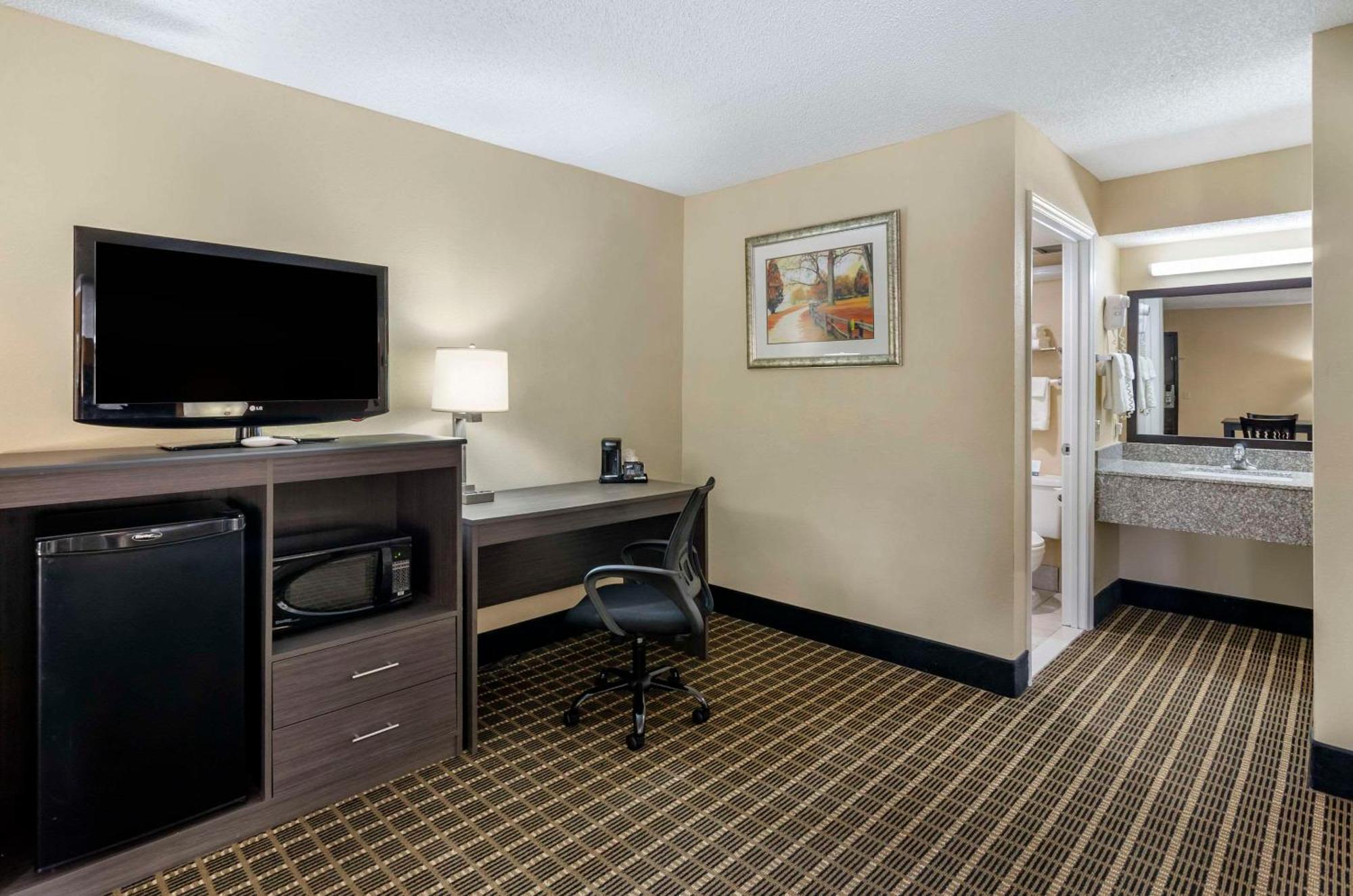Quality Inn Hillsville Exteriör bild