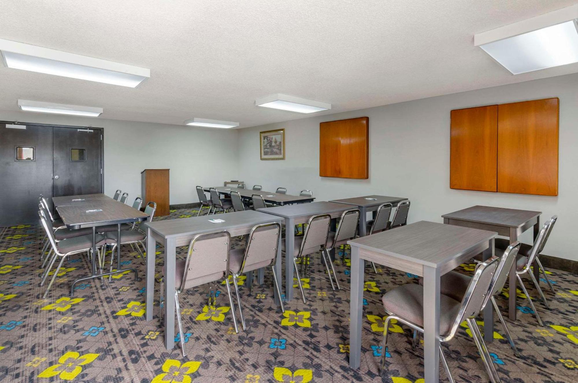 Quality Inn Hillsville Exteriör bild
