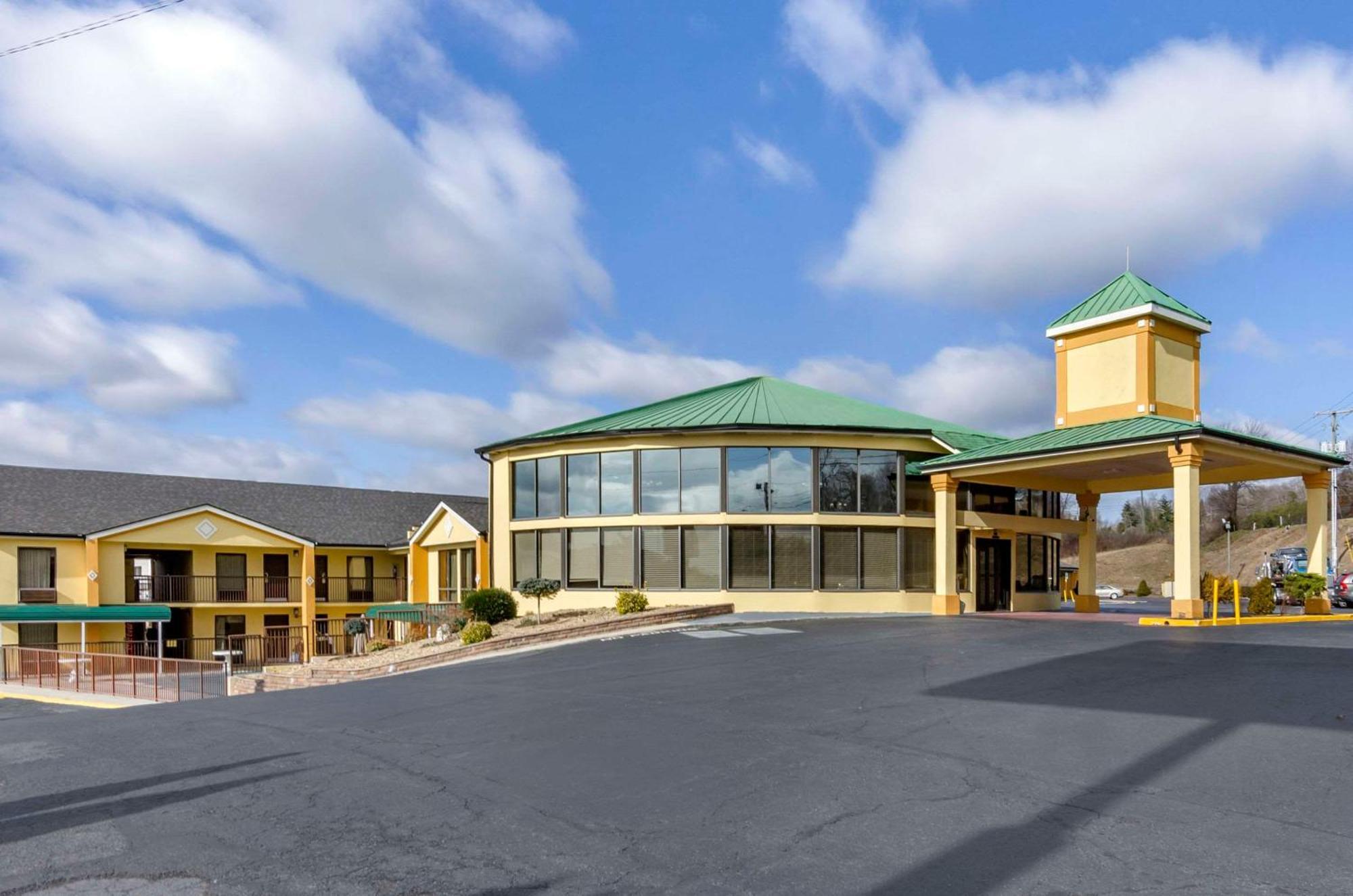 Quality Inn Hillsville Exteriör bild