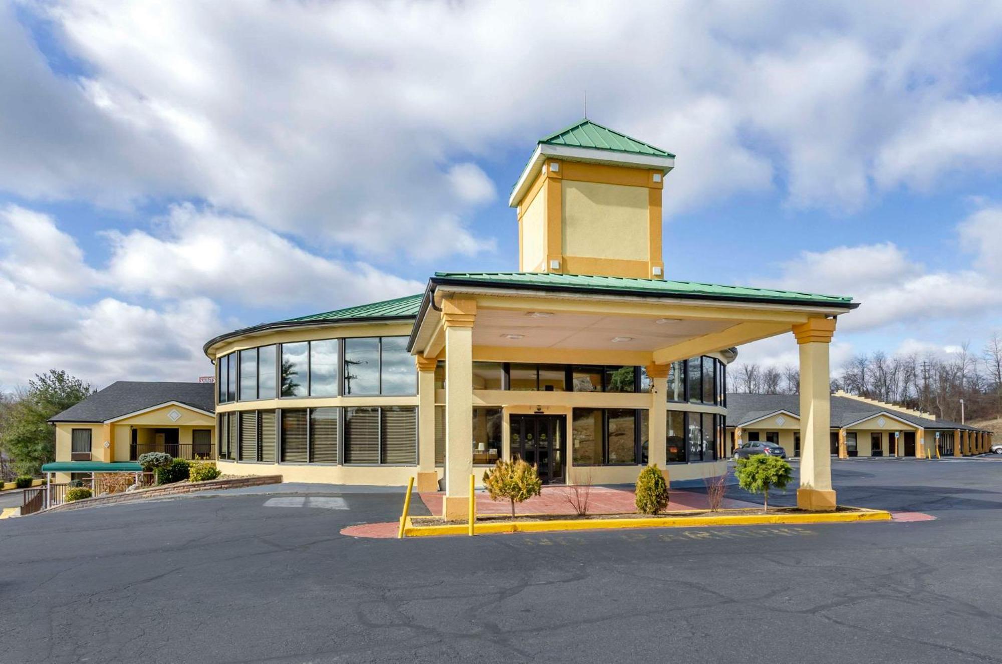 Quality Inn Hillsville Exteriör bild