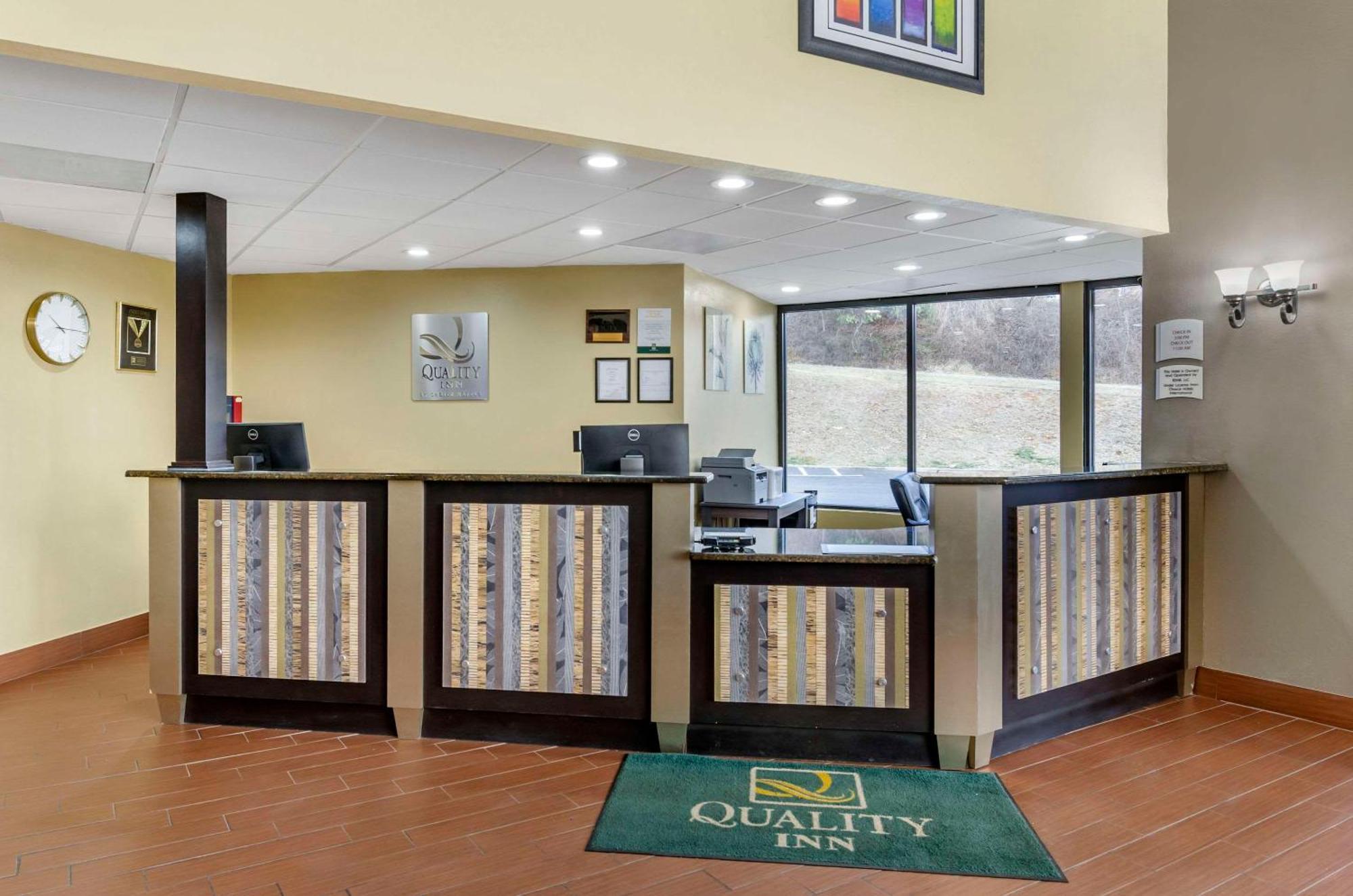 Quality Inn Hillsville Exteriör bild